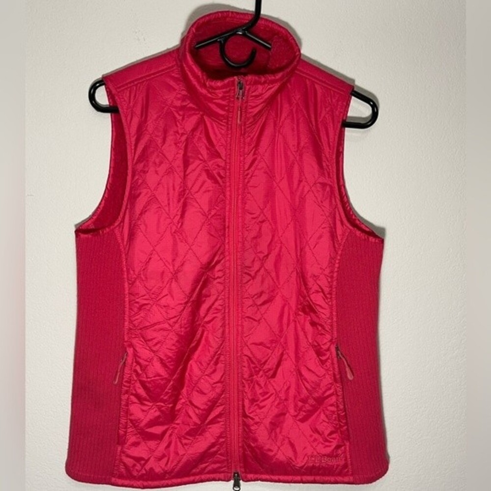 L.L. Bean Quilted Red Vest Lined with Insulation Size Medium Sweater